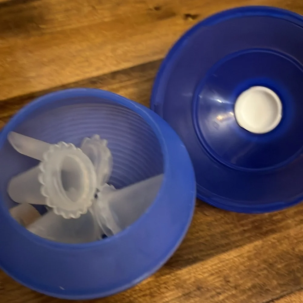 Tupperware cake decorating kit